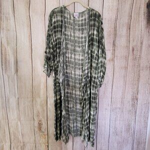 LuLaRoe Shirley Kimono.